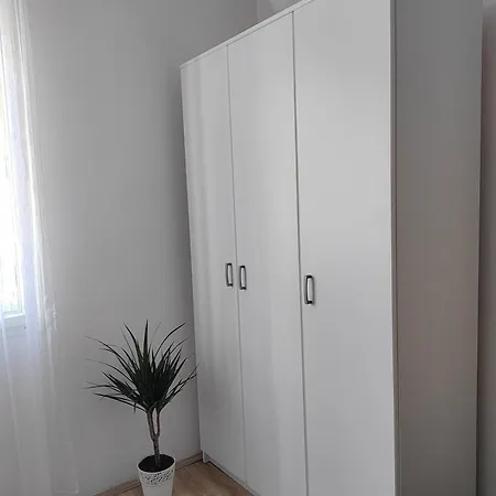 Location - Modern Flat In Heart Of Center
